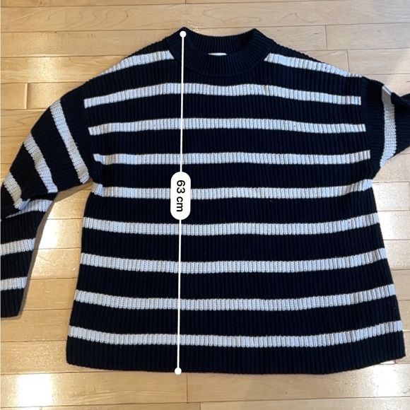 H&M Oversized Striped Knit (XS) - Picture 7 of 7